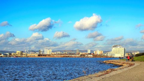 Flüge nach Cardiff