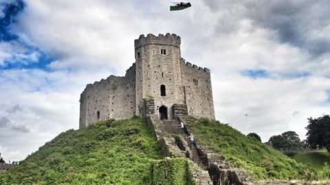 Flüge nach Cardiff