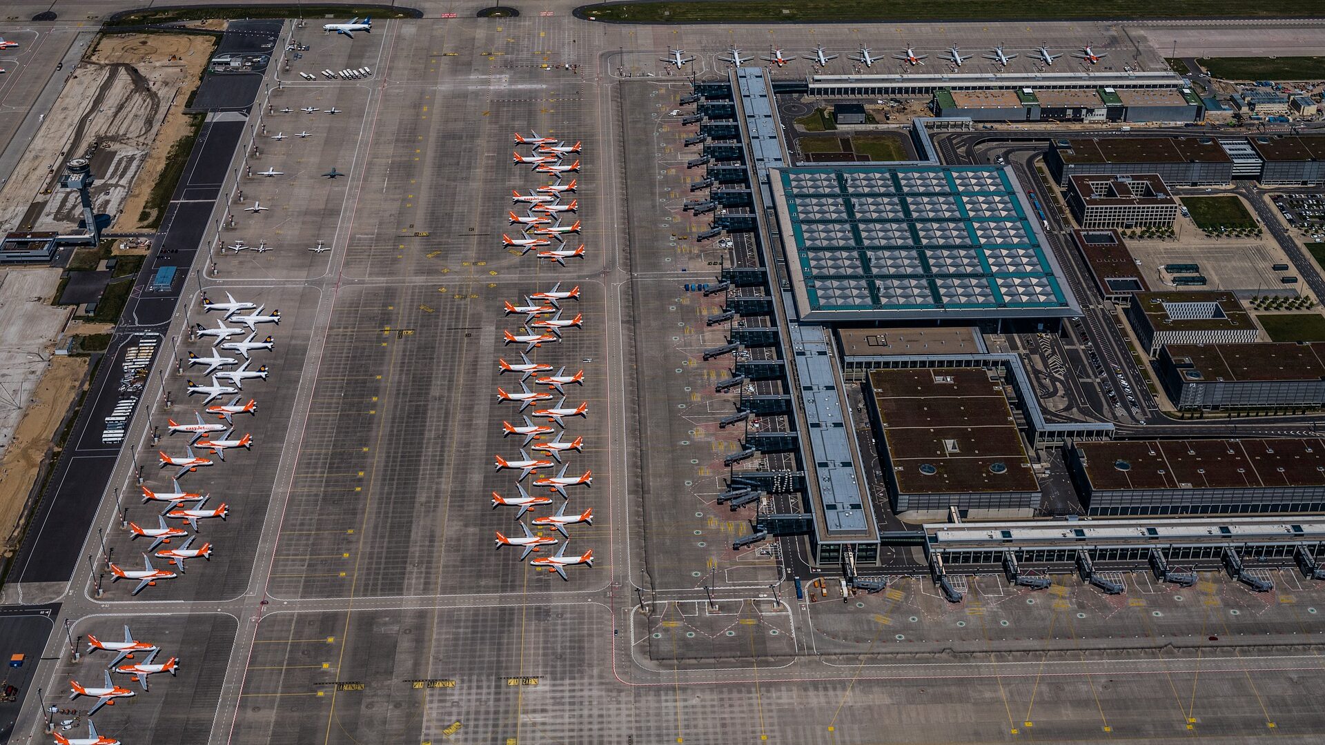 Bau eines Flughafens so entsteht ein neuer Flughafen Flüge.de Bau eines Flughafens so entsteht ein neuer Flughafen Flüge.de