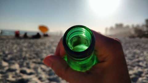 Alkoholkonsum am Strand