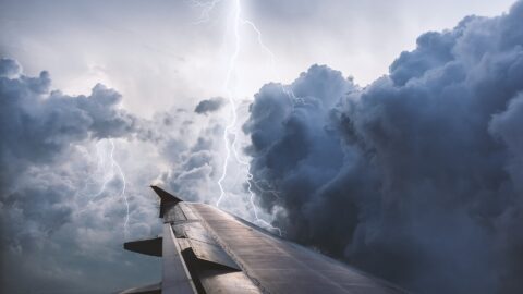 Flugzeug Gewitter