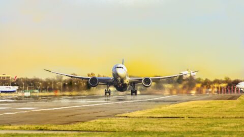 Flugzeug bei der Landung