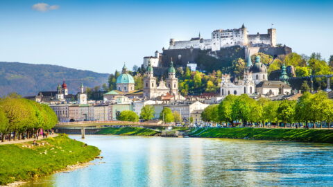 Flug nach Salzburg